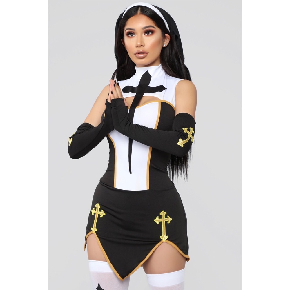 SPIRIT HALLOWEEN Bad Habits Nun Costume